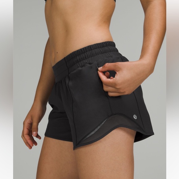 Lululemon Hotty Hot LR Short 4” lined - Picture 4 of 9